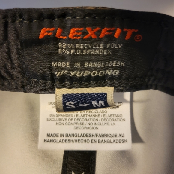 BNWT Hurley Flexfit Camo Hat (S/M) - Picture 2 of 7